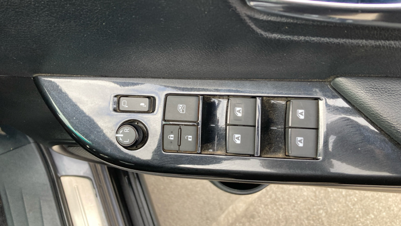 Toyota Hilux Diesel Invincible X D/Cab Pick Up 2.4 D-4D